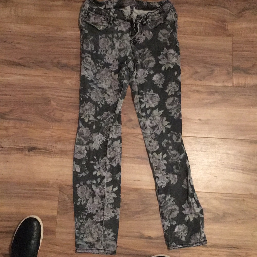 Floral skinny jeans!